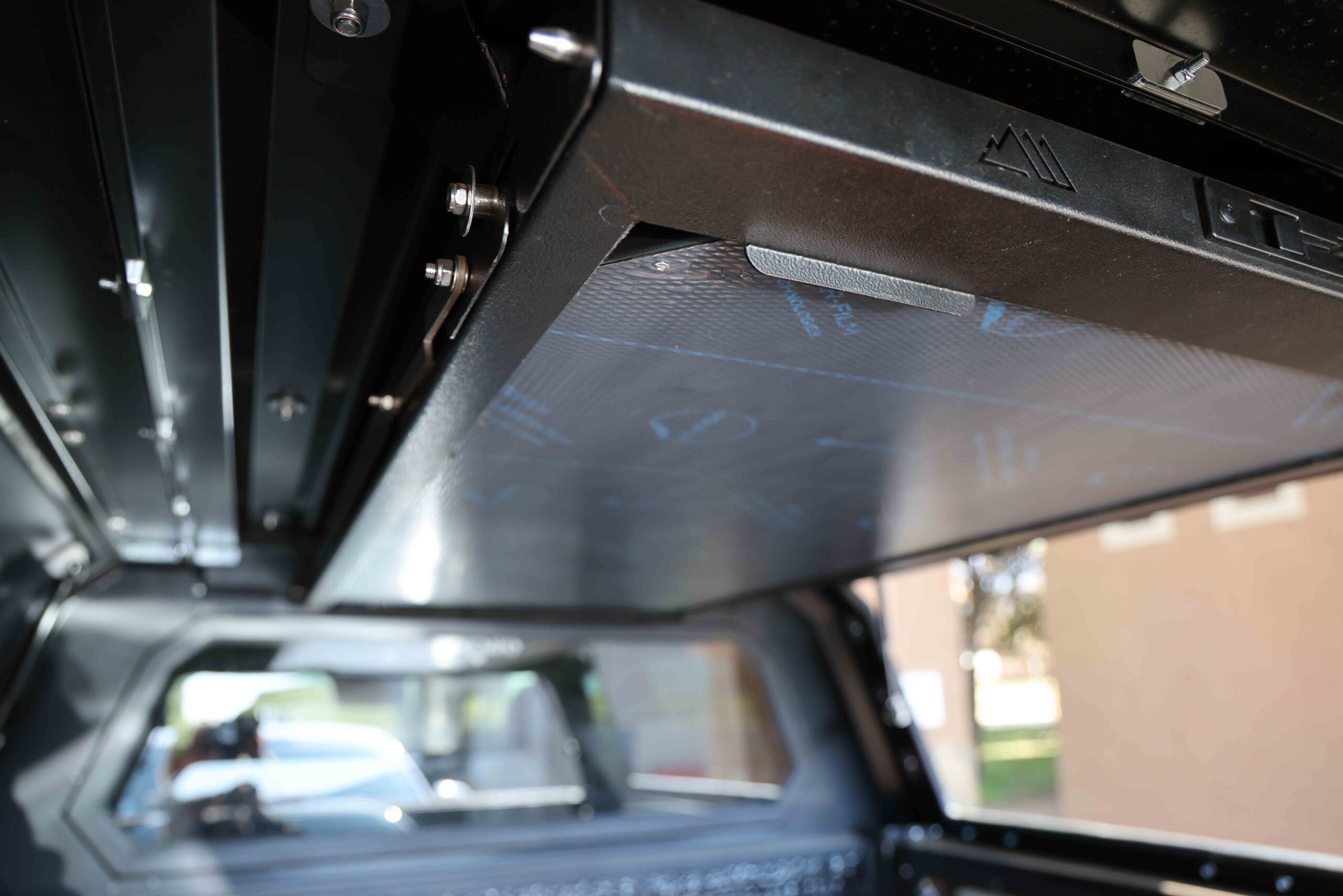 bakkie canopy Roof Mount and Table