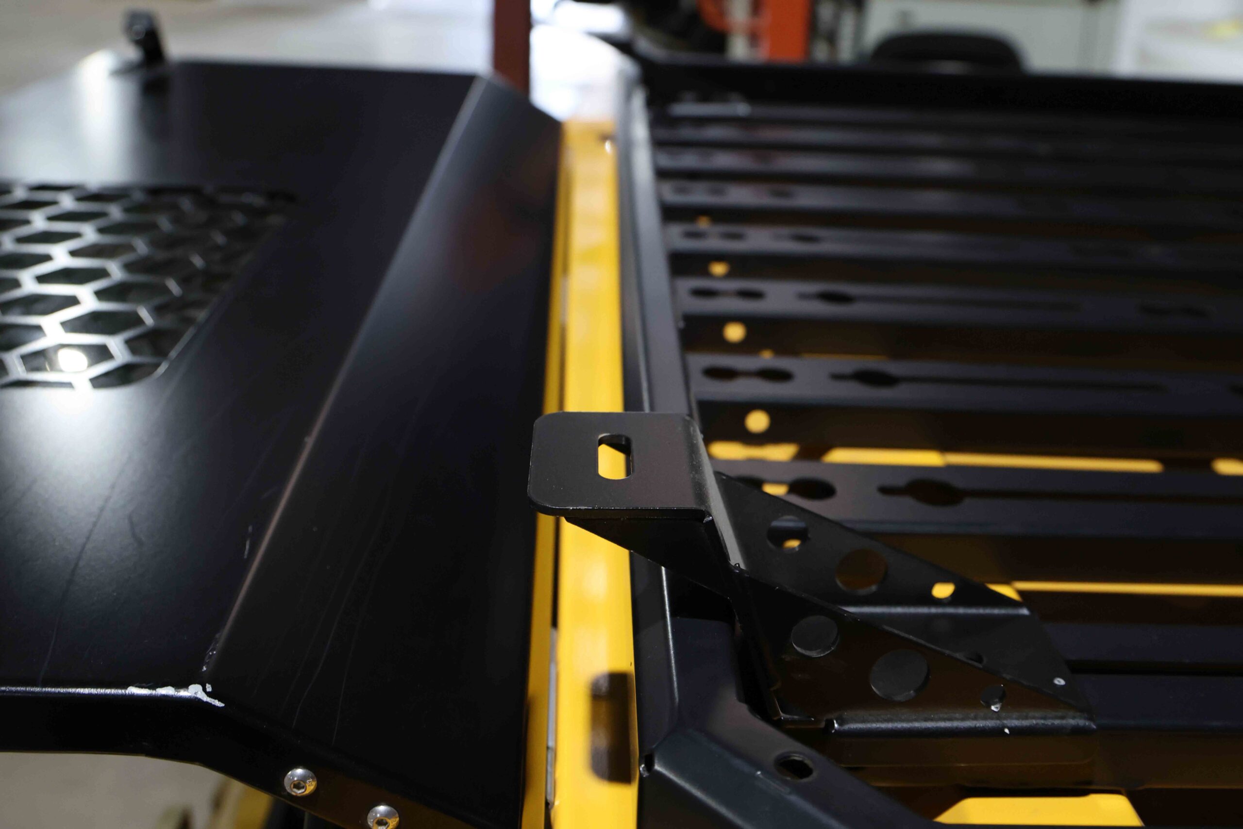 roof-rack-tent-brackets-for-vehicle-accessories-2